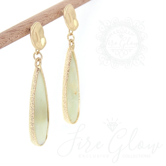 Teardrop Amazonite Crystal Earrings Hammered Metal - Picture 8 of 8